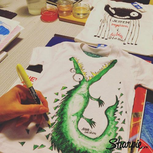 Bút vẽ lên vải không phai màu Sharpie Stained Green (Xanh lá)