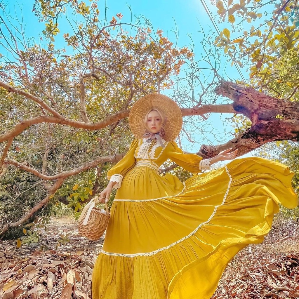 Váy maxi vàng phối ren đi biển dáng xoè phong cách XUKA DRESS