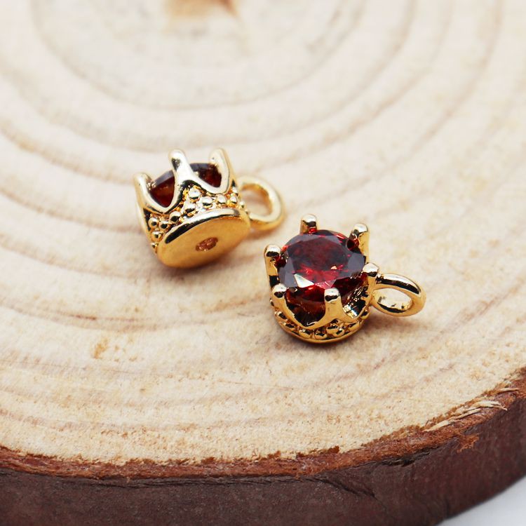 Mặt Dây Chuyền Hình Vương Miện Vàng 18k Đính Đá Zircon 4 Màu