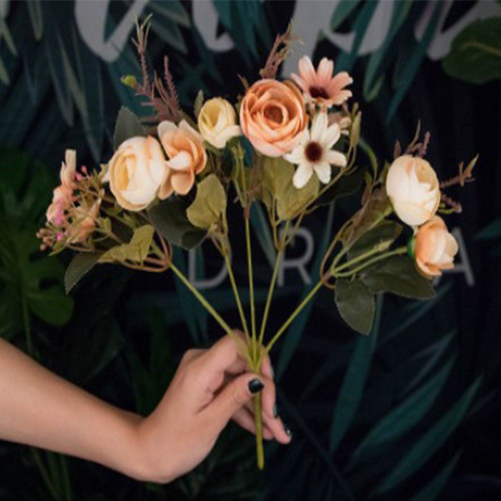 Hoa hồng giả trang trí tiệc cưới