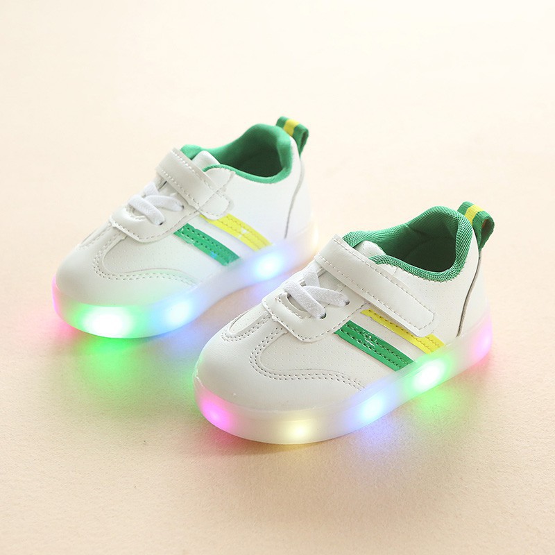 Giày thoáng khí có đèn LED nhiều màu dành cho bé