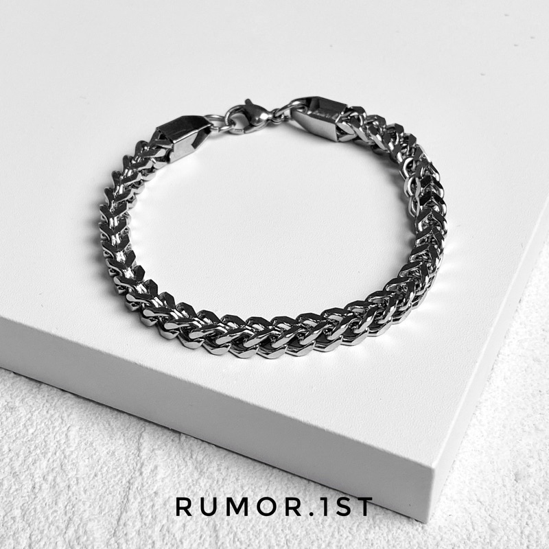 Vòng tay titan quartet