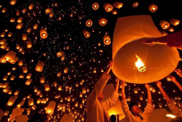[FLASH SALES] 1 cái lồng đèn ước.