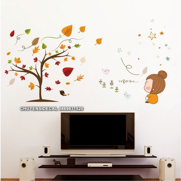 Decal trang trí tường - Cây úa vàng Mùa Thu cùng Cô Gái nhỏ