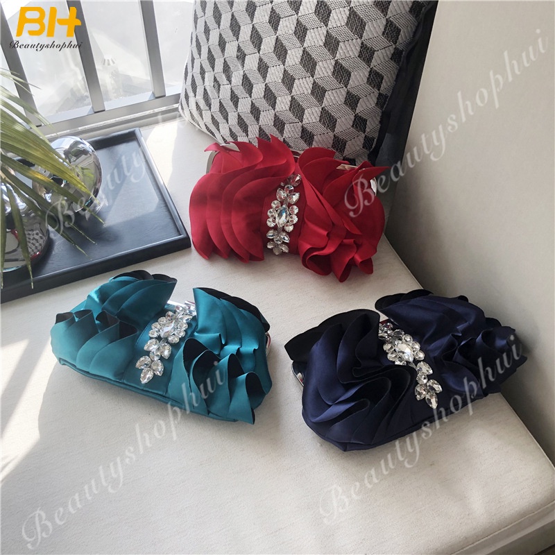 Ví Cầm Tay Đính Đá Sang Trọng Cho Phù Dâu