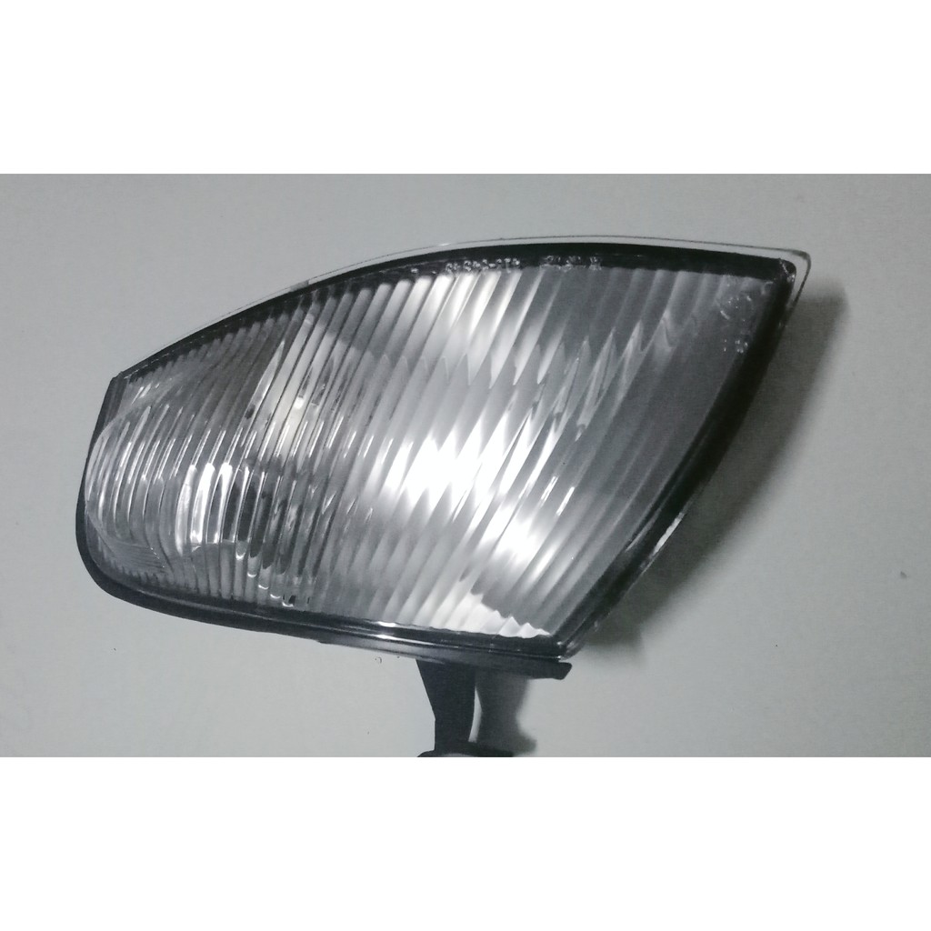 Đèn xi nhan Mazda 323 đời 1997-2000 -tặng vòng xoay hương hoa