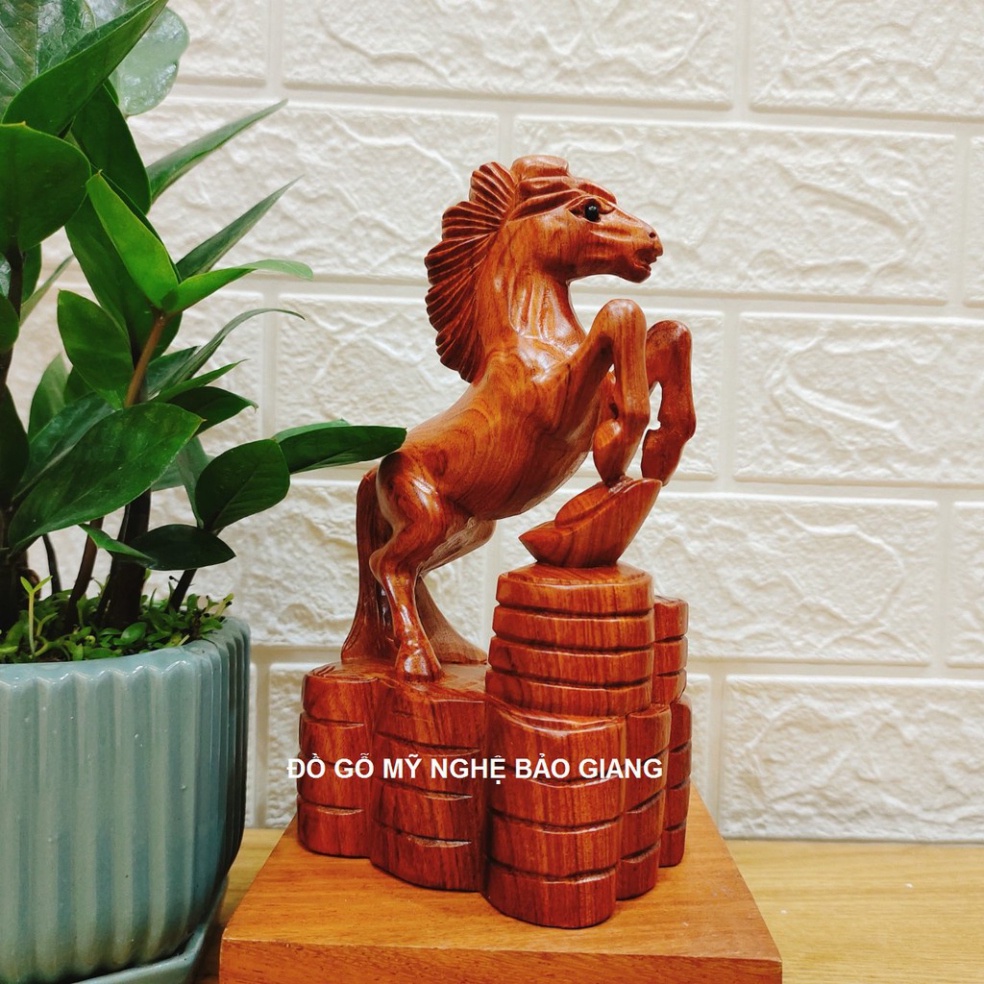 Tượng con ngựa gỗ hương 20 cm