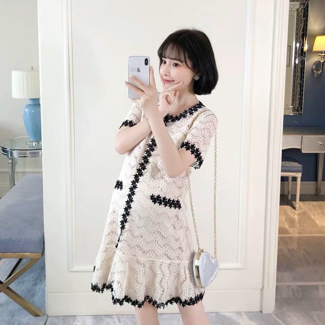 Váy ren suông thiết kế phối viền cho mẹ bầu
