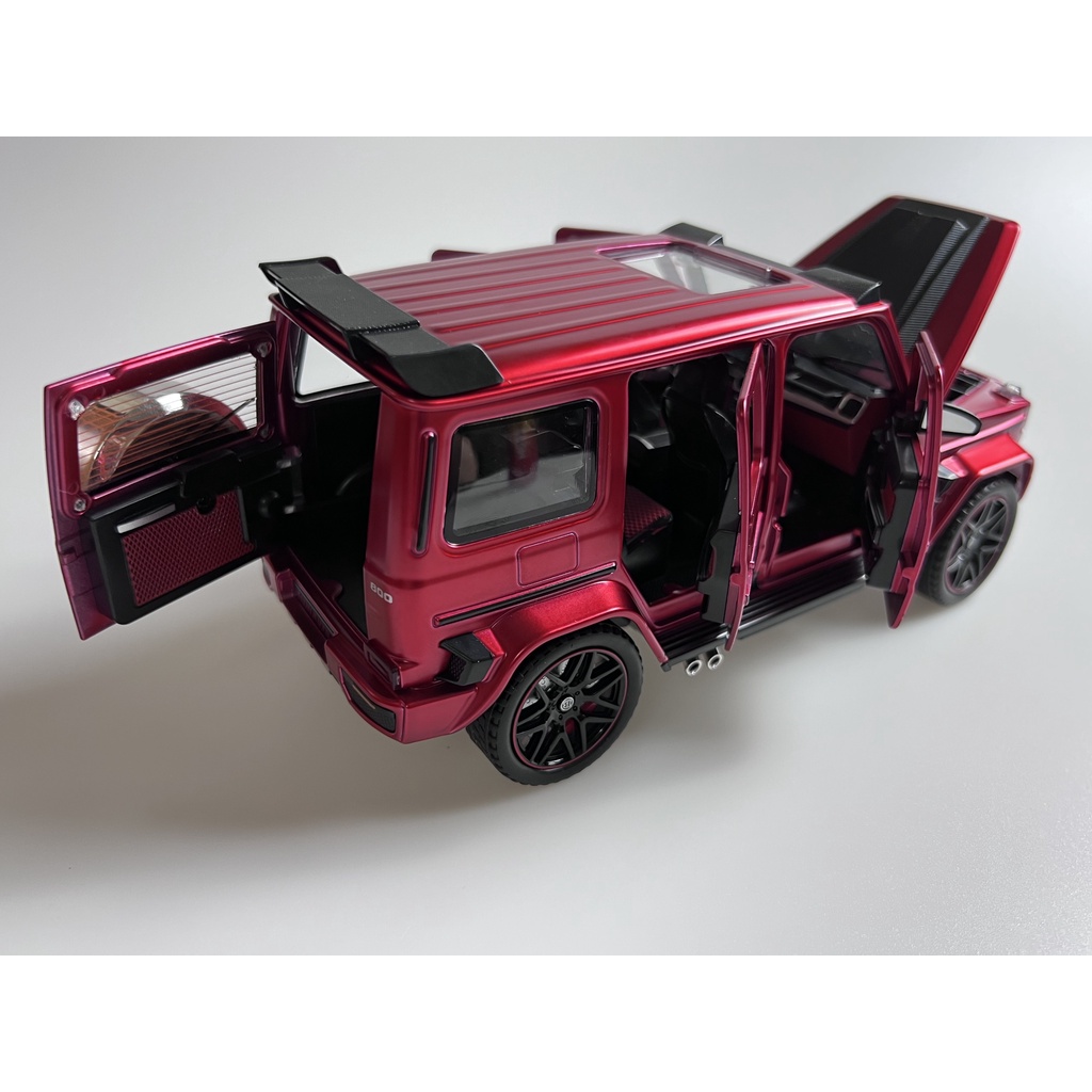 Xe mô hình Mercedes-Benz Brabus G800 tỉ lệ 1:24