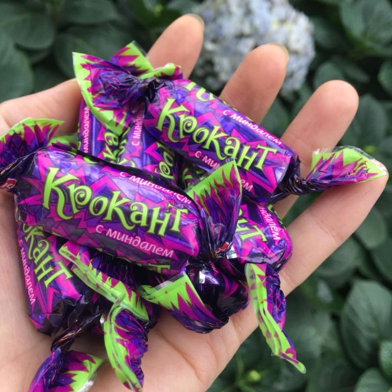 Kẹo Tím Krokaht Socola Hạnh Nhân Nga 180g