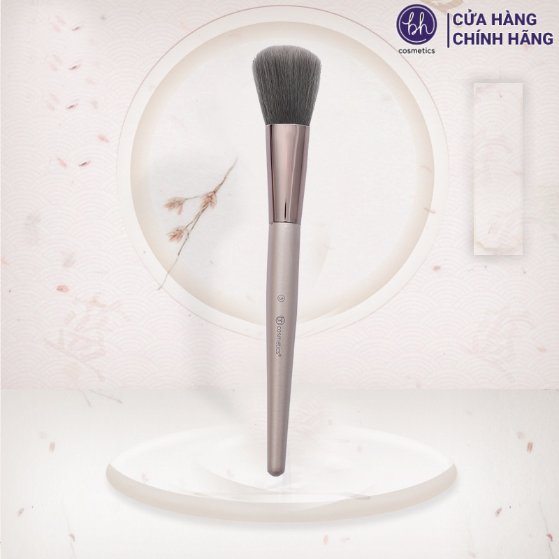 Cọ trang điểm má hồng BH Cosmetics Lavish 03