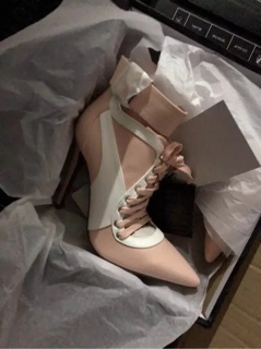 Boot cao gót mũi nhọn Forever 21