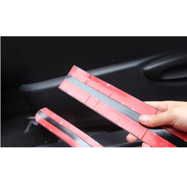 Miếng dán 3d Carbon chống va chạm xe 5cm x 2met