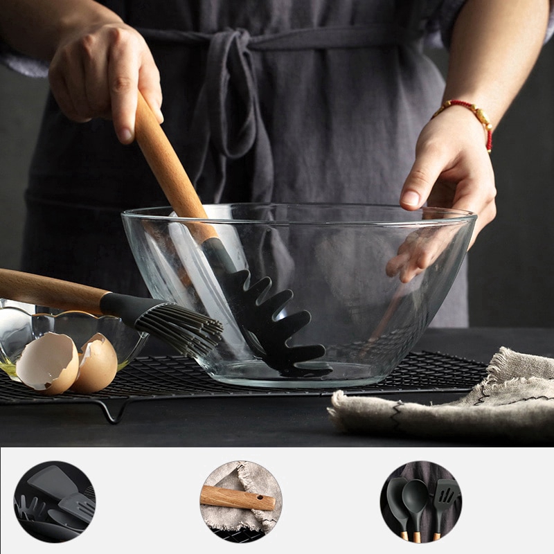 Dụng cụ nấu ăn chất liệu silicone chịu nhiệt chống dính tiện lợi