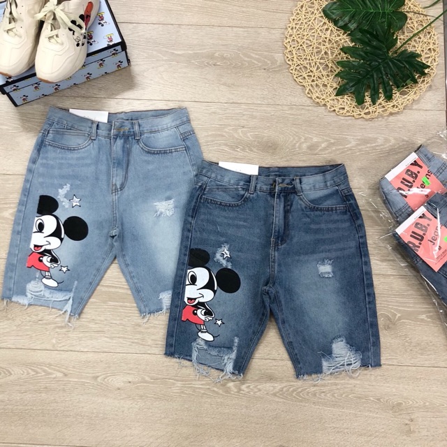 Quần jean ngố rách mickey
