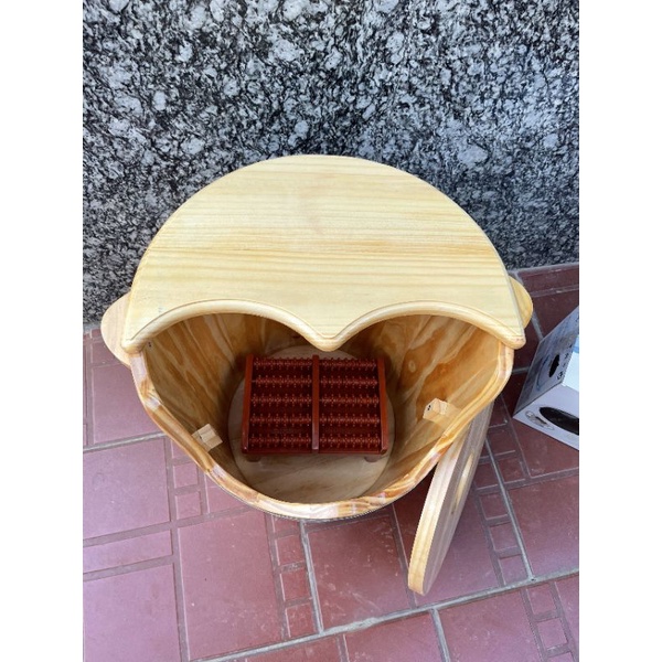 Thùng xông chân kết hợp bằng gỗ thông kích thước cao 55cm đường kính miệng 42cm