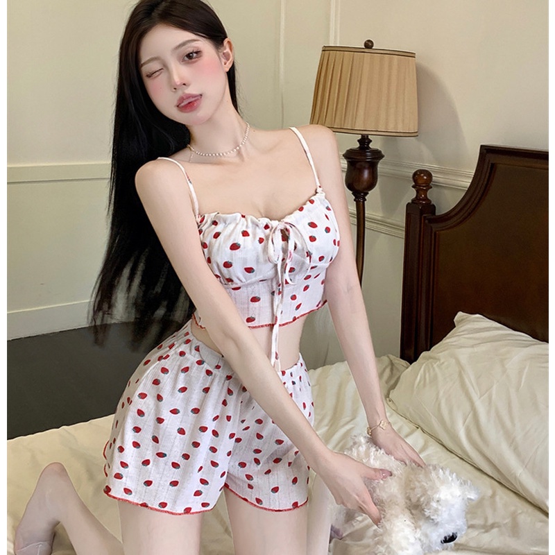 Bộ Đồ Ngủ 2 Món Sát Nách In Hình Dâu Tây Nhỏ Dễ Thương