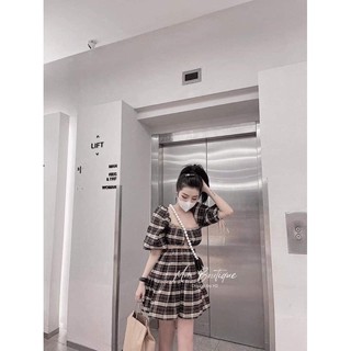 VÁY KẺ BÈo