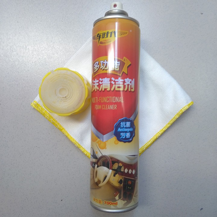 CHAI XỊT DẠNG BỌT LÀM SẠCH TRÊN DA, NHỰA, NỶ VÀ KÍNH TRONG XE Ô TÔ VỚI DUNG TÍCH 700ml