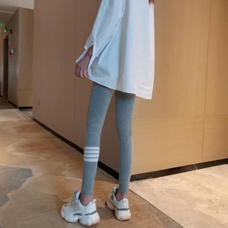 ( Ảnh Thât Có Săn )  Quần legging bó Thom Browne