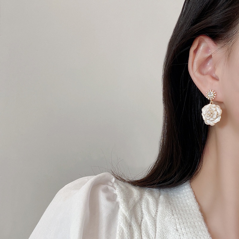 Khuyên Tai Hình Hoa Đính Ngọc Trai Phong Cách Thời Trang Hàn Quốc Mới 2022