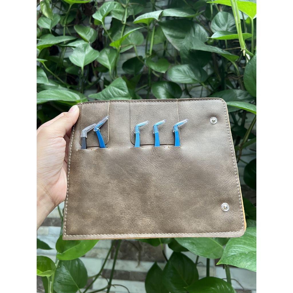 BÓP ĐỰNG NHÍP DA