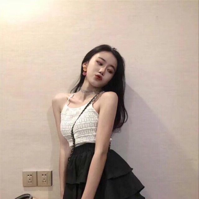 Áo 2 dây montoghi dạng yếm