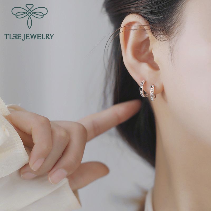 Khuyên tai bạc unisex tròn chốt bấm hình số la ma lạ mắt TleeJewelry B0155