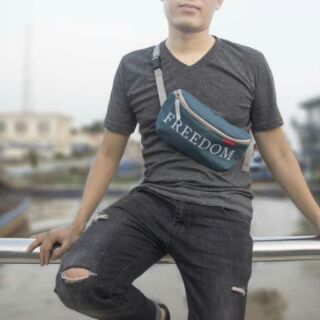 Túi đeo chéo Freedom Sling Bag