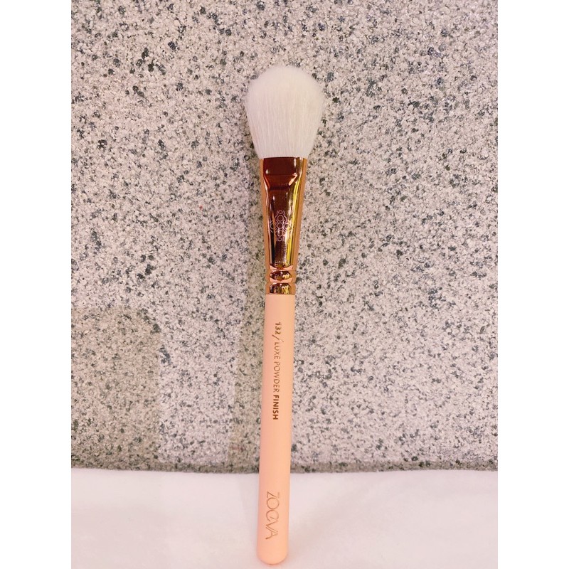 Cọ ZOEVA 132 Luxe Powder Finish