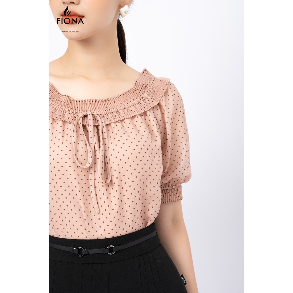 Sơ mi sáng suông họa tiết chấm bi nâu chun cổ và tay kẹp bèo dập nhăn FIONA F551220