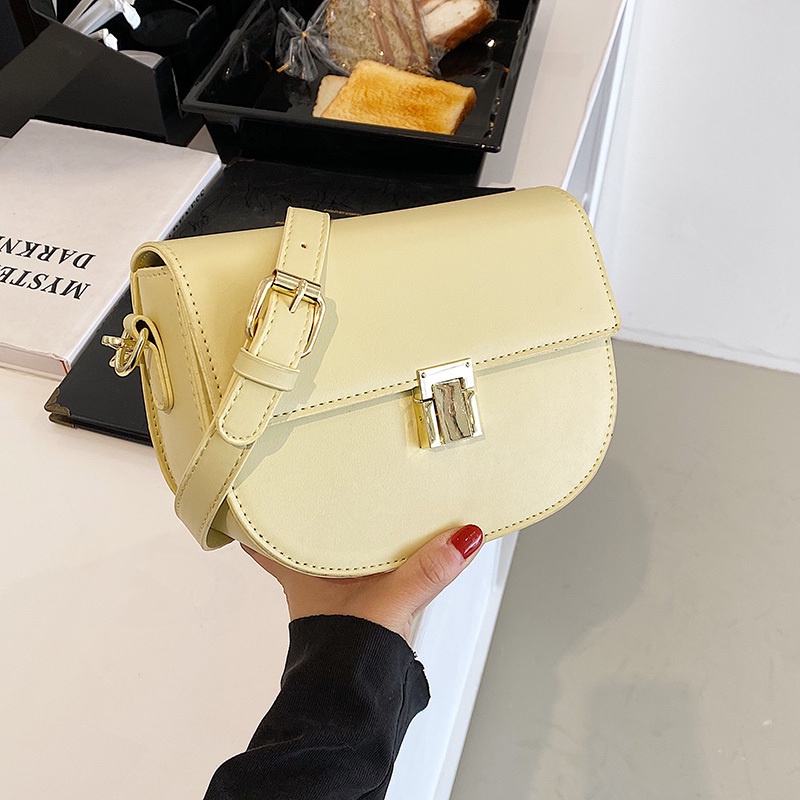 Túi đeo chéo nữ da trơn basic kiểu dáng yên ngựa Alice Housee kẹp nách bền đẹp thanh lịch phong cách retro