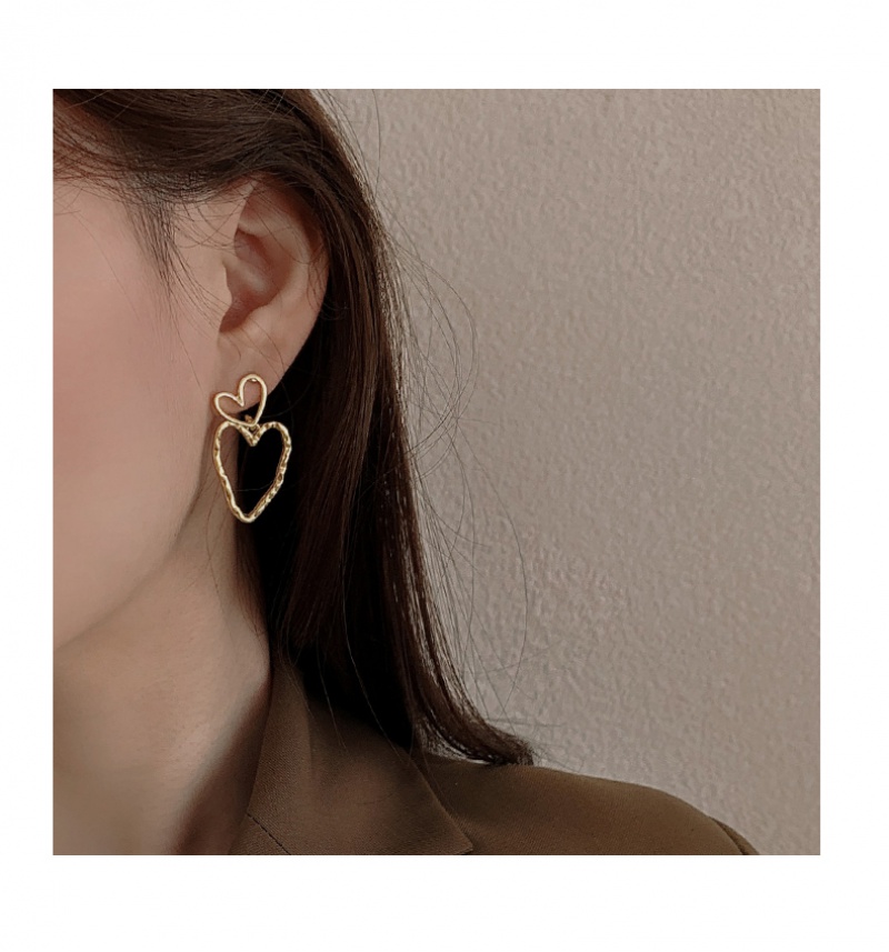 Hoa tai mạ bạc hình trái tim phong cách Hàn Quốc 2023