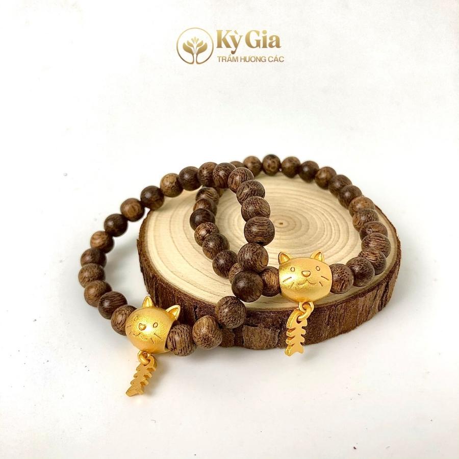Vòng Tay Trầm Hương Kỳ Gia Phối Charm Mèo Vàng