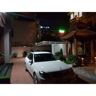 Đèn pha năng lượng mặt trời JD88200 (200W)