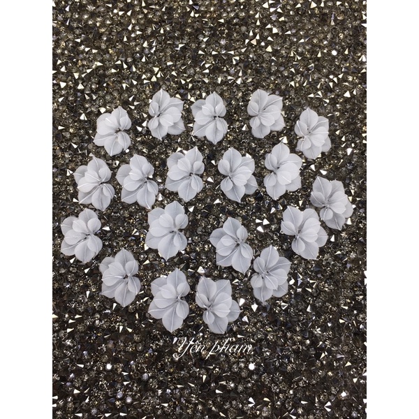 Hoa bột nail - Hoa nữa gắn móng chân