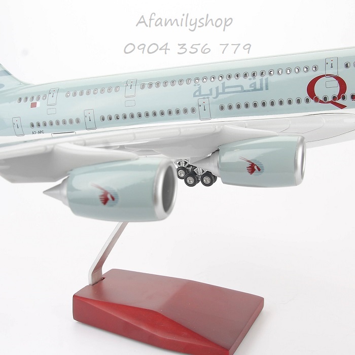 Mô hình máy bay Qatar Airbus A380 47cm có bánh xe và đèn led
