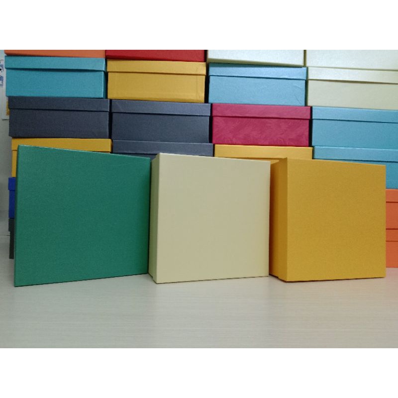 Hộp quà vuông 25x25 cao 10 cm