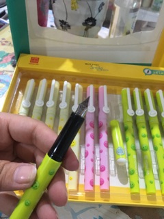 Bút máy hồng hà smile