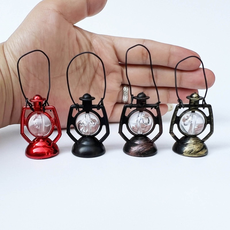 Đèn Bão Kiểu Cổ Điển Dùng Trang Trí Nhà Búp Bê