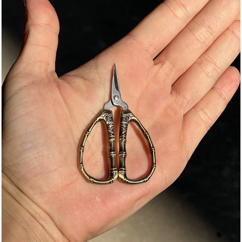 Kéo mini Siêu sắc - Full box hộp thiếc cho nấu ăn mini - dài 5.9cm