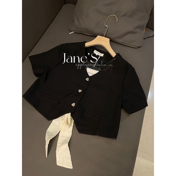 Jane Áo khoác croptop tay ngắn cúc trái tim - đầm hoa nổi hai dây Hàn Quốc ẢNH THẬT CUỐI