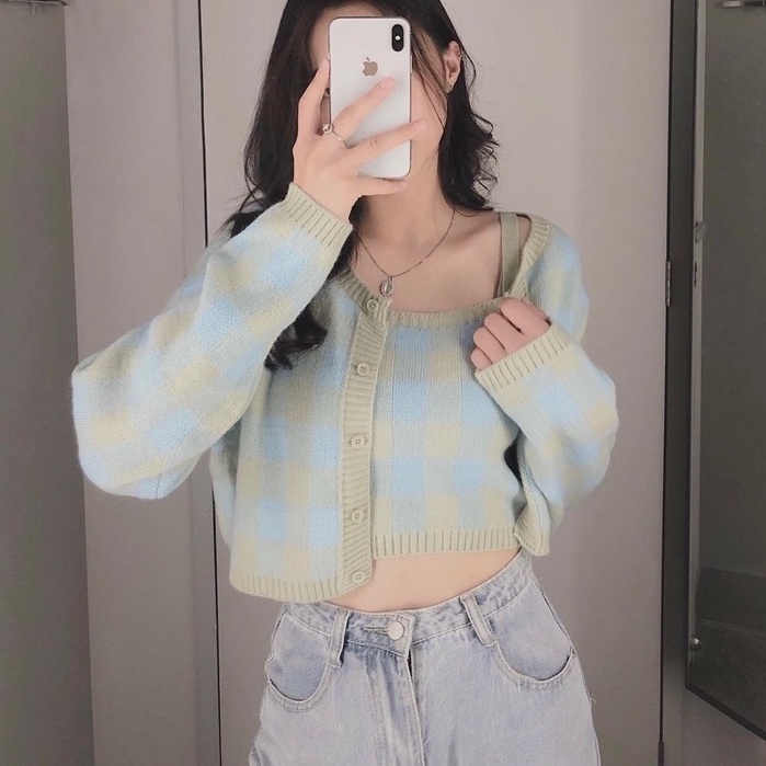 Set Đồ Nữ Gồm Cardigan Len Croptop Kèm Áo 2 Dây Họa Tiết Kẻ