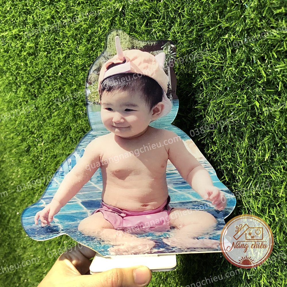Stander đứng để bàn in ảnh theo yêu cầu - Phụ kiện trang trí tiệc thôi nôi, sinh nhật