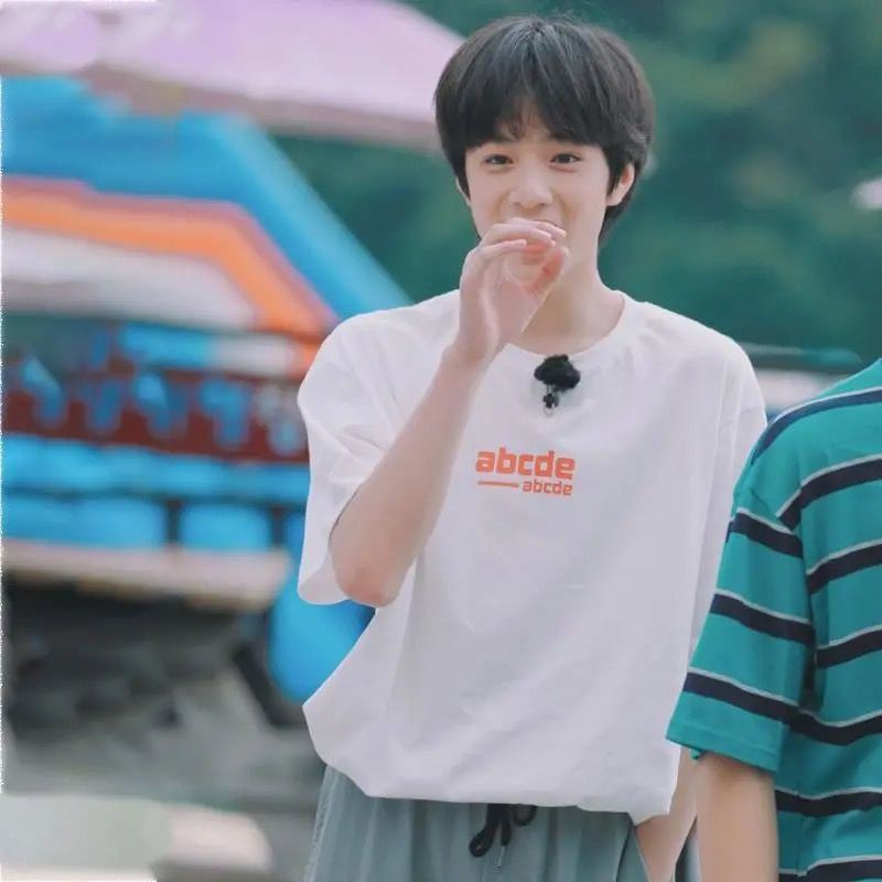 Áo phông TNT màu đen màu trắng