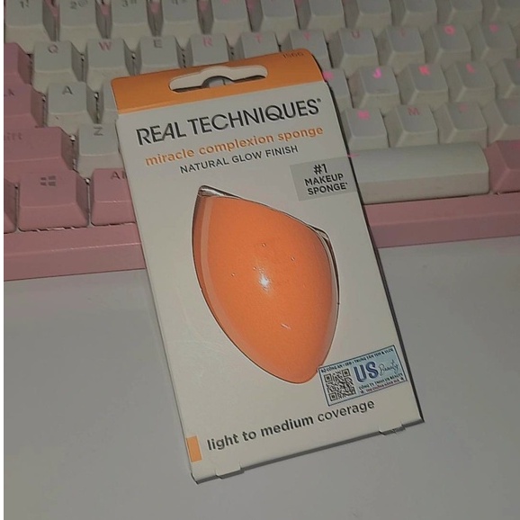 Mút Trang Điểm Real Techniques Tán Kem Nền Mền Mịn Size Trung