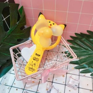 Quạt bóp tay Pikachu cho bé