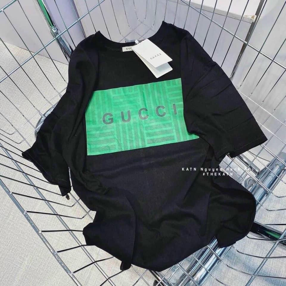 Áo phông tay lỡ ô vuông xanh GG họa tiết HARIQUEEN