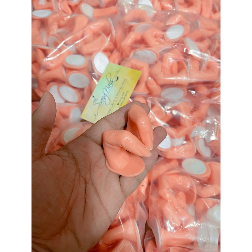 Ngón tay giả tập làm móng làm nails, ngón tay chuyên dụng loại có móng.