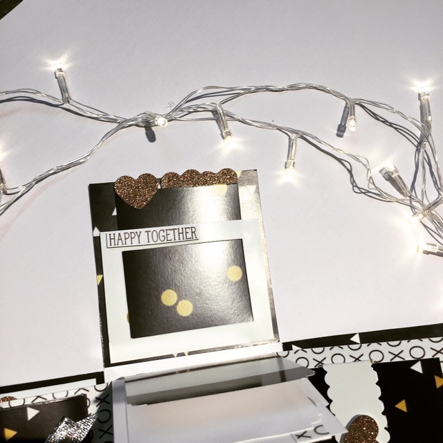 Hộp ảnh   love box vàng đen 10 cm